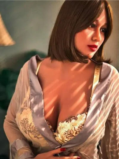Sarah – 5’4″ | 163cm Sex Doll