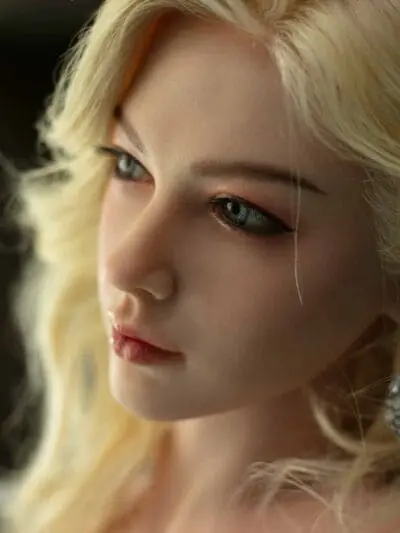 Lubby – 5’9″ | 174cm Sex Doll