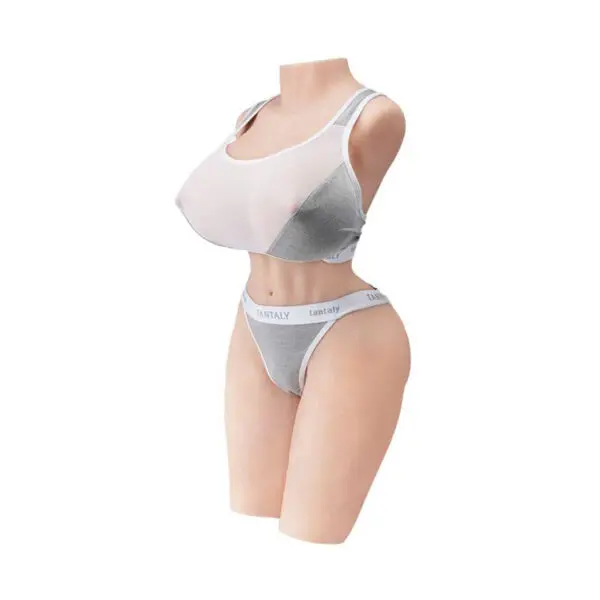 Monica Fair - Image 7